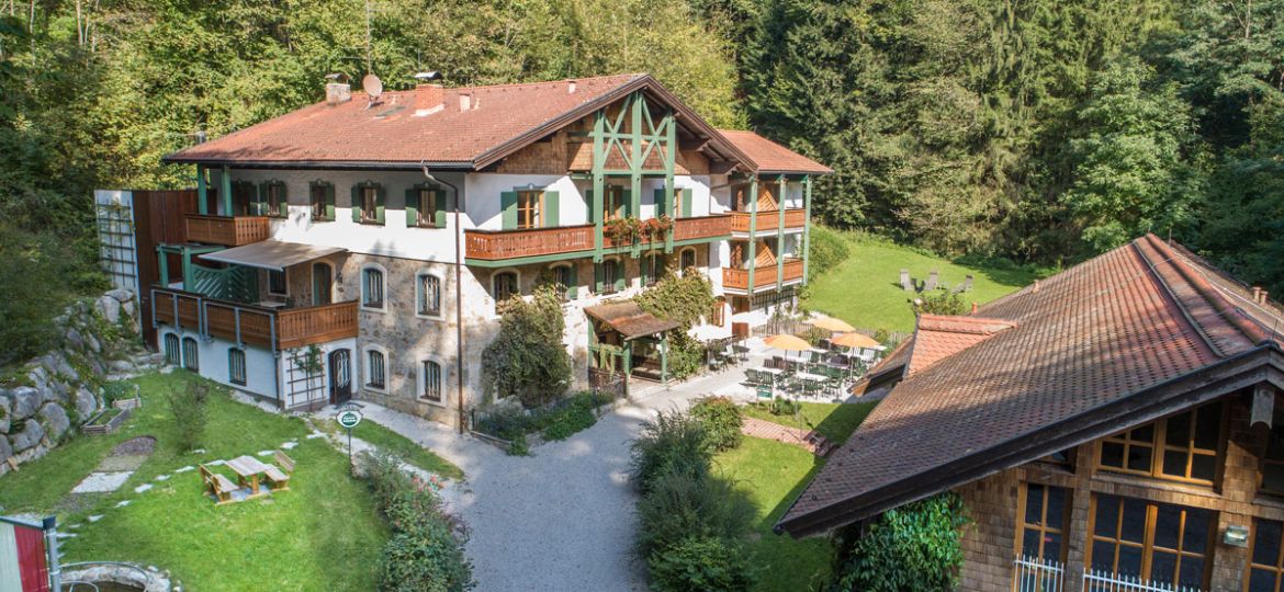 hammerschmiede-anthering-außenansicht